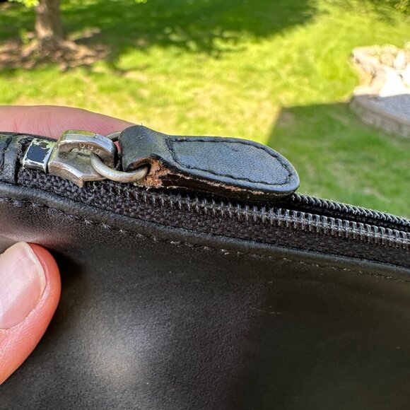 Vintage Coach Black Leather Flat Zip Cosmetic Case Wallet - Picture 4 of 9
